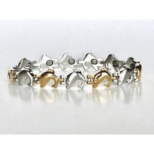 Stainless steel magnetic bracelet.‎ 7.5 inches